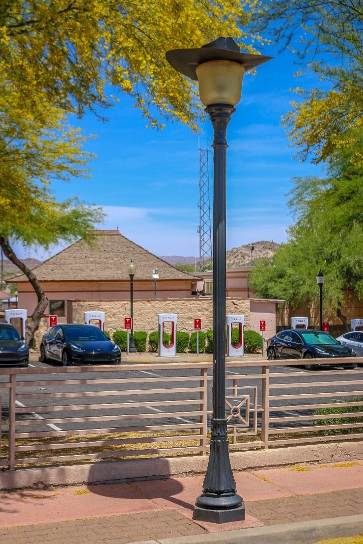 hat light pole topper